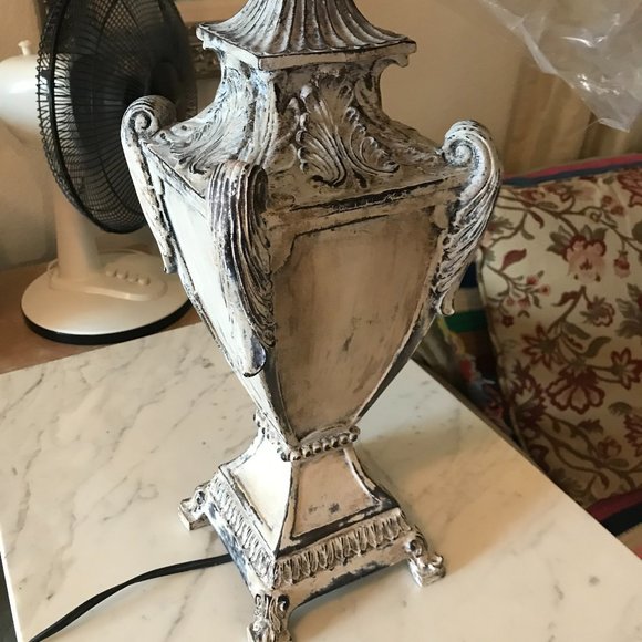 Farmhouse Vintage Chic Lamp - Picture 5 of 9